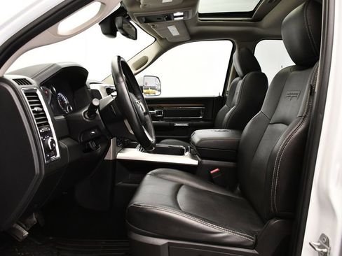 Used 2015 RAM 1500 Laramie w/ Convenience Group image 5