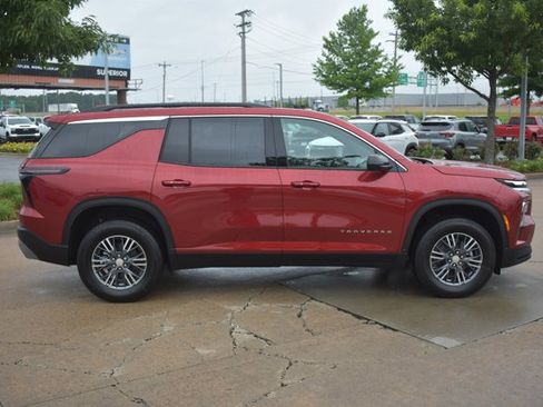 New 2026 Chevrolet Traverse LT w/ Driver Confidence Package FWD image 4