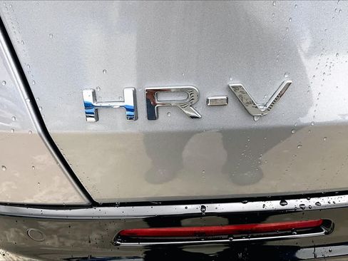 Used 2027 Honda HR-V EX-L image 10