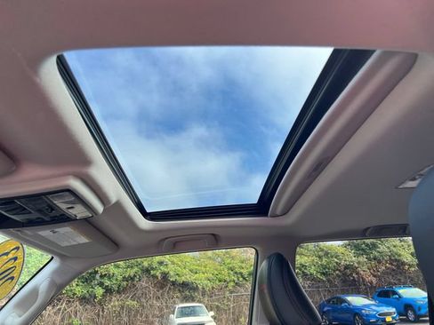 Used 2023 Toyota 4Runner TRD Off-Road Premium w/ Moonroof Package AWD/4WD image 27