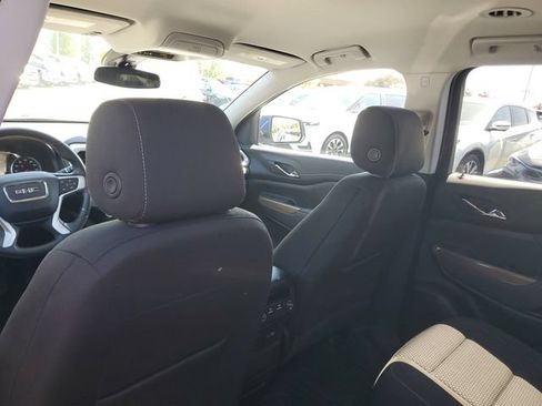 Certified 2023 GMC Acadia SLE w/ Driver Convenience Package FWD image 11