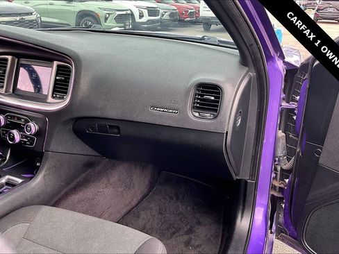 Used 2018 Dodge Charger SXT w/ Blacktop Package image 25
