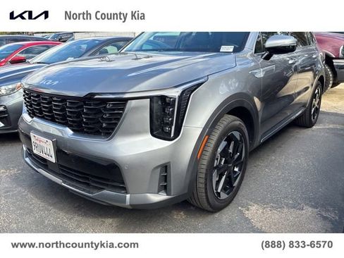 Certified 2025 Kia Sorento EX w/ EX Panoramic Sunroof Package image 1