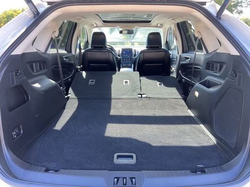Used 2022 Ford Edge Titanium image 30