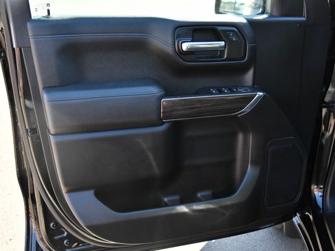 Used 2020 Chevrolet Silverado 1500 LT w/ Trailering Package image 13