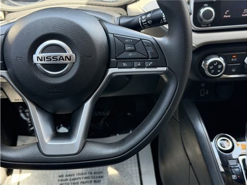 Used 2021 Nissan Versa SV FWD image 37