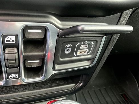 Used 2021 Jeep Wrangler Unlimited Sahara image 34