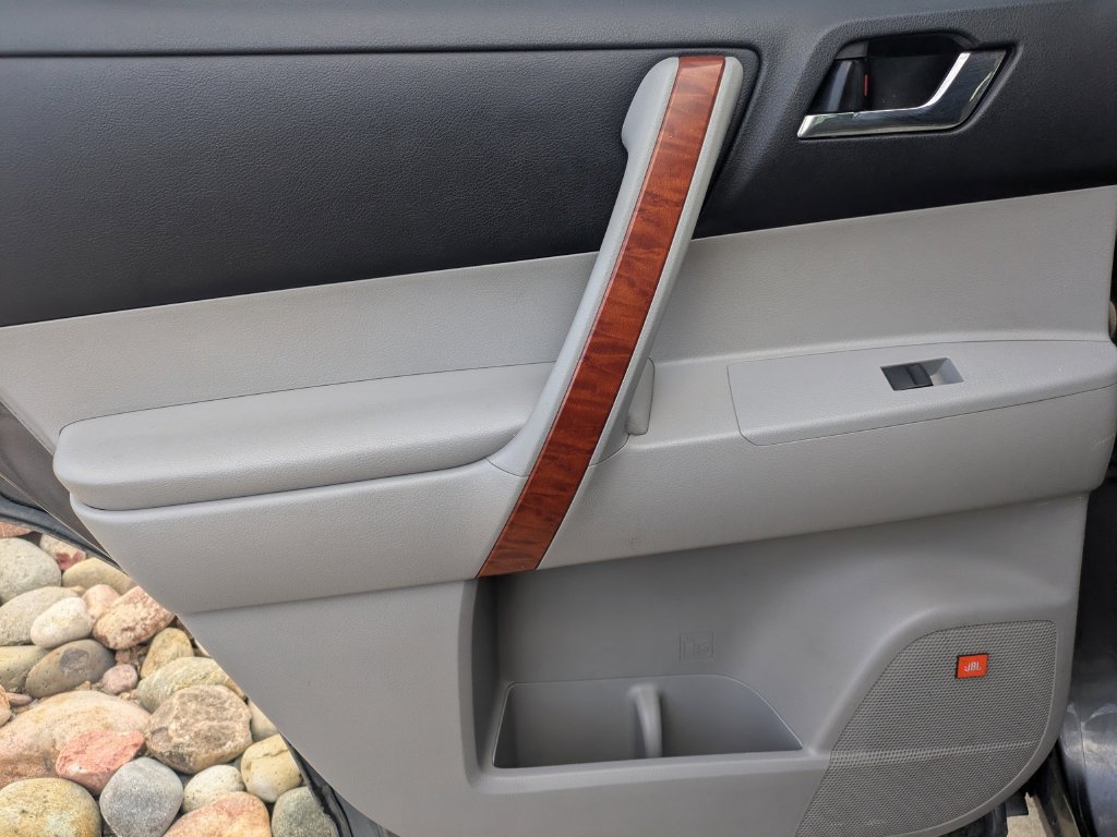 Used 2009 Toyota Highlander Limited AWD/4WD image 25