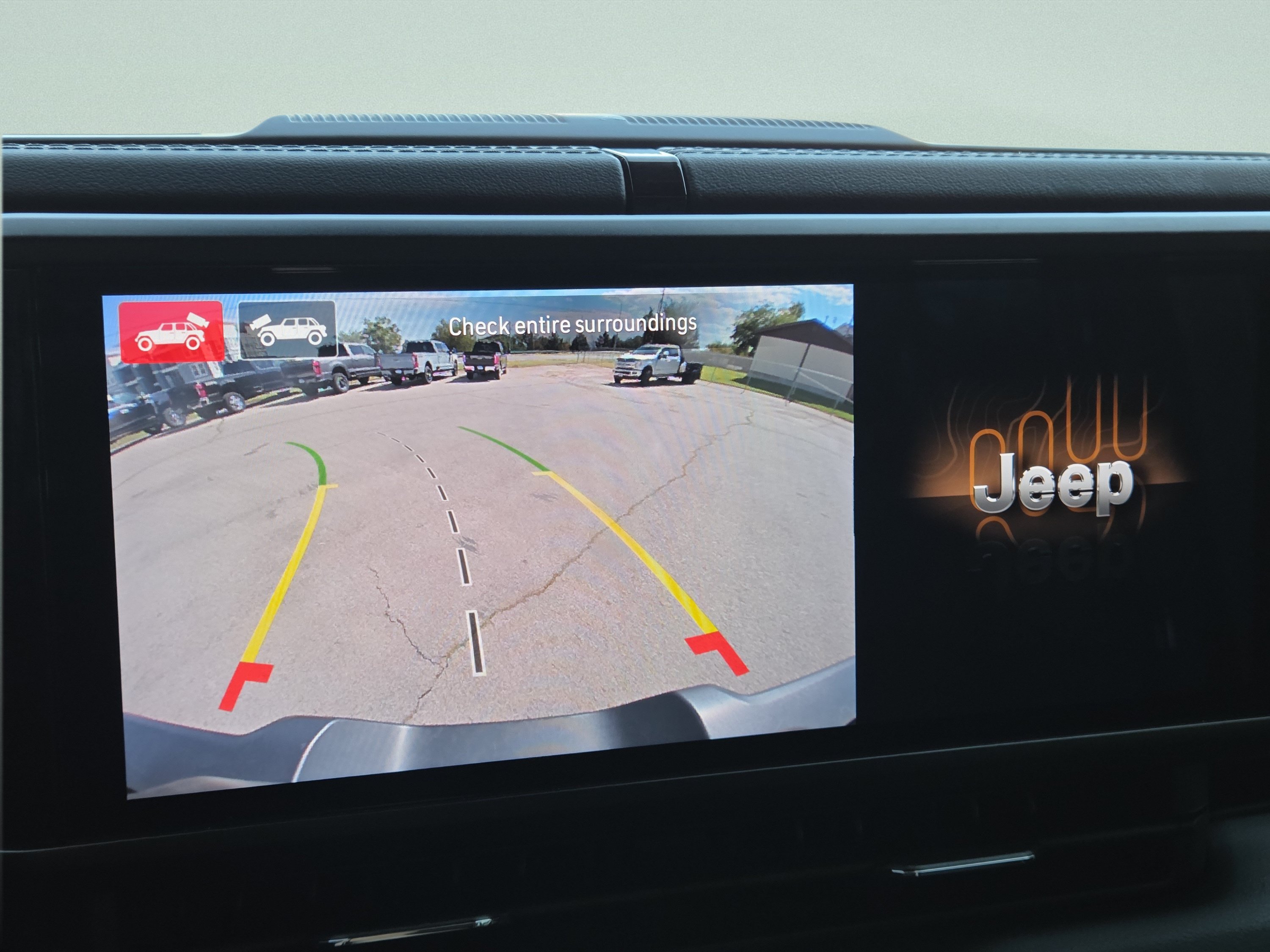 Used 2024 Jeep Wrangler Unlimited Sahara w/ Technology Group AWD/4WD image 13
