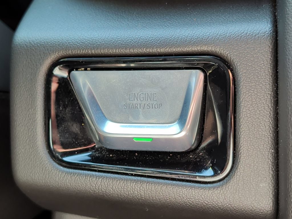 Used 2025 GMC Yukon XL Denali AWD/4WD image 26