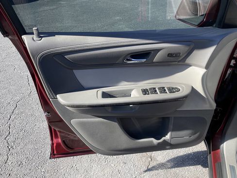 Used 2017 GMC Acadia Limited SLT image 13