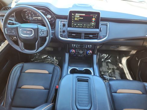 Used 2024 GMC Yukon AT4 w/ AT4 Premium Plus Package AWD/4WD image 13