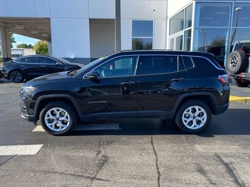 Used 2025 Jeep Compass Sport image 6