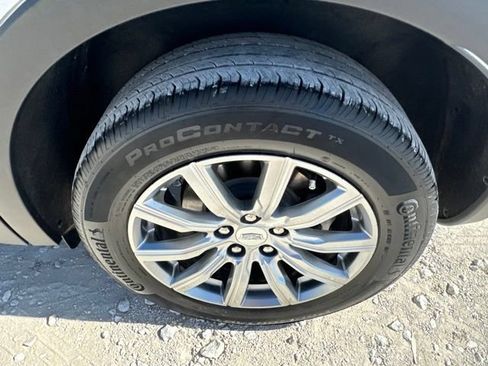 Used 2022 Cadillac XT4 Premium Luxury w/ Enhanced Visibility Package FWD image 13