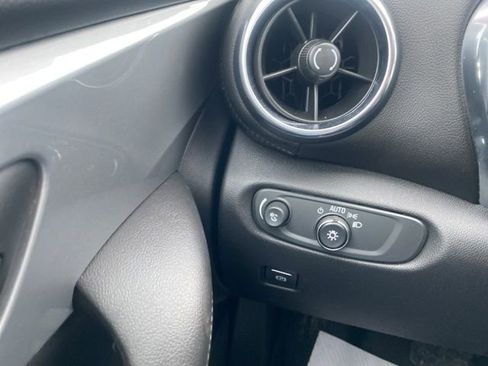 Used 2019 Chevrolet Blazer LT image 18