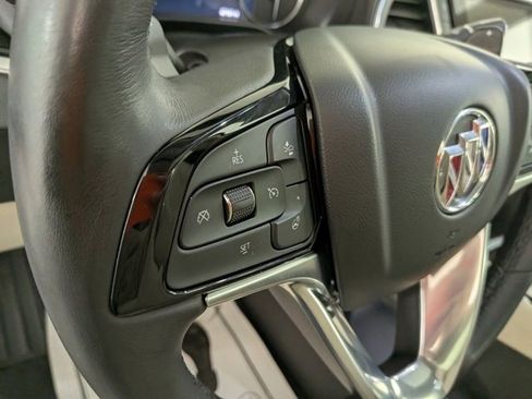 Used 2023 Buick Enclave Avenir image 17