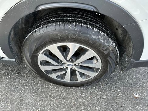 Certified 2022 Subaru Outback Premium image 15