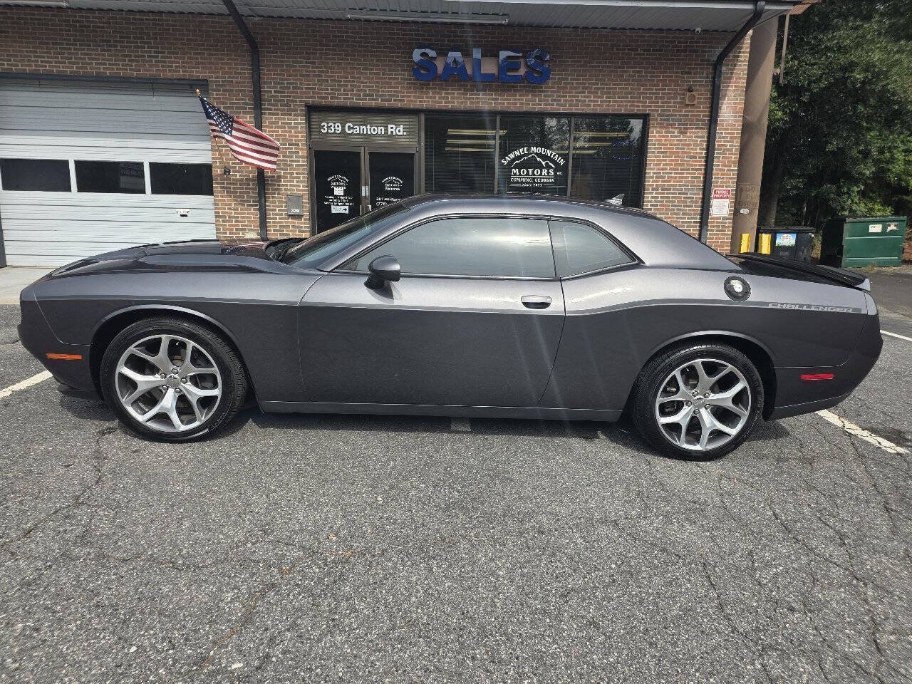 Used 2015 Dodge Challenger SXT Plus RWD image 3