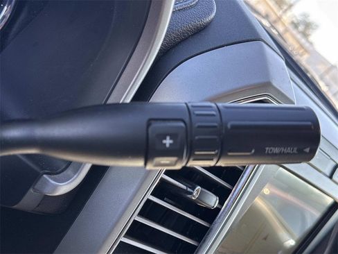 Used 2017 Ford F250 Lariat w/ Chrome Package image 46