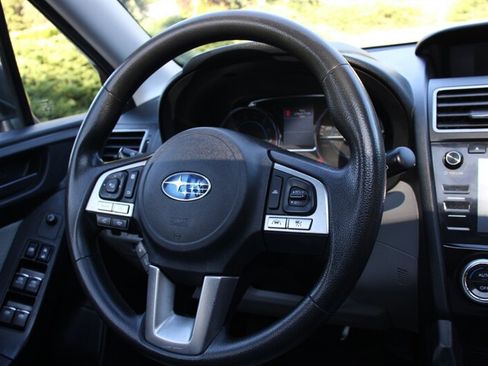Used 2017 Subaru Forester 2.5i Premium AWD/4WD image 18