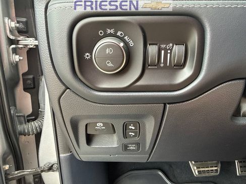 Used 2023 RAM 1500 Limited AWD/4WD image 19