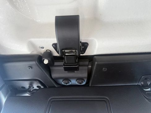 Used 2022 Jeep Wrangler Unlimited Sport AWD/4WD image 31
