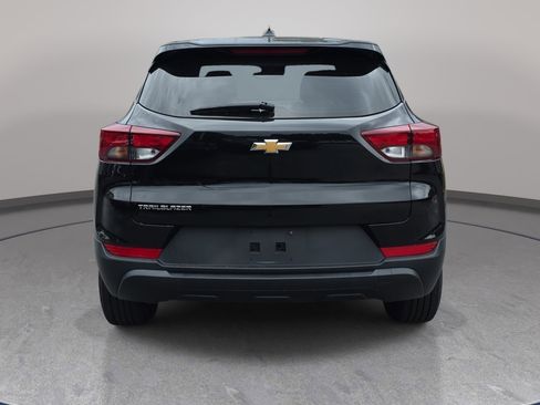 Used 2023 Chevrolet TrailBlazer LS FWD image 6