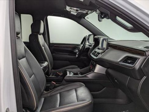 Used 2023 Chevrolet Suburban Premier image 22