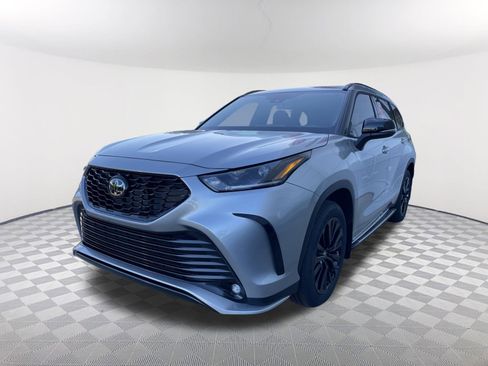 New 2025 Toyota Highlander XSE image 18
