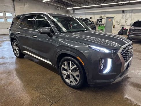 Used 2022 Hyundai Palisade Limited w/ Winter Package AWD/4WD image 8
