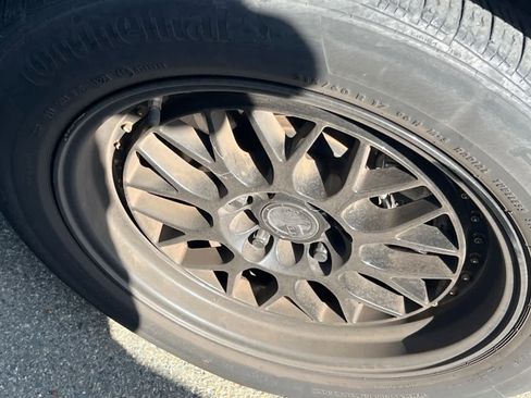 Used 2021 Toyota C-HR LE image 12