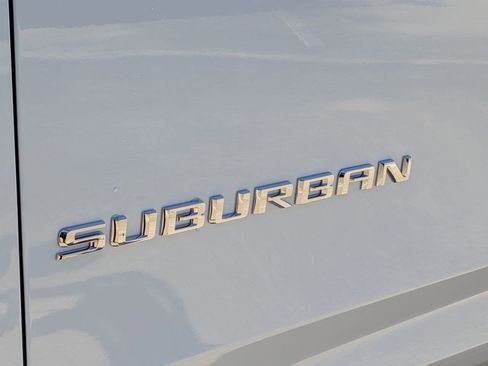 New 2026 Chevrolet Suburban High Country w/ Sun And Tow Package AWD/4WD image 6