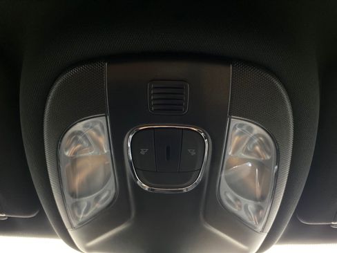 Used 2023 Jeep Compass Limited image 25