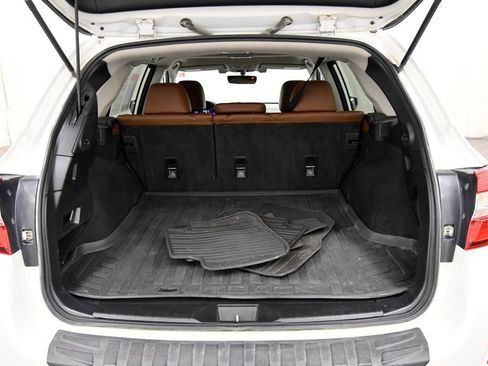 Used 2017 Subaru Outback 2.5i Touring AWD/4WD image 7