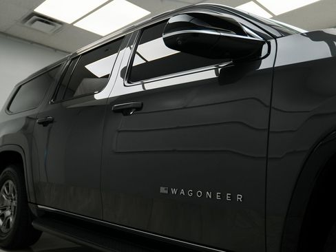 Used 2023 Jeep Wagoneer L 4WD w/ Convenience Group I image 12