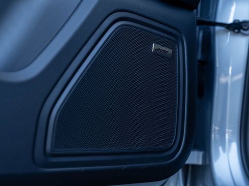 Certified 2025 Porsche Macan Turbo image 22