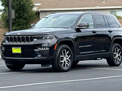 Used 2024 Jeep Grand Cherokee Limited AWD/4WD image 16