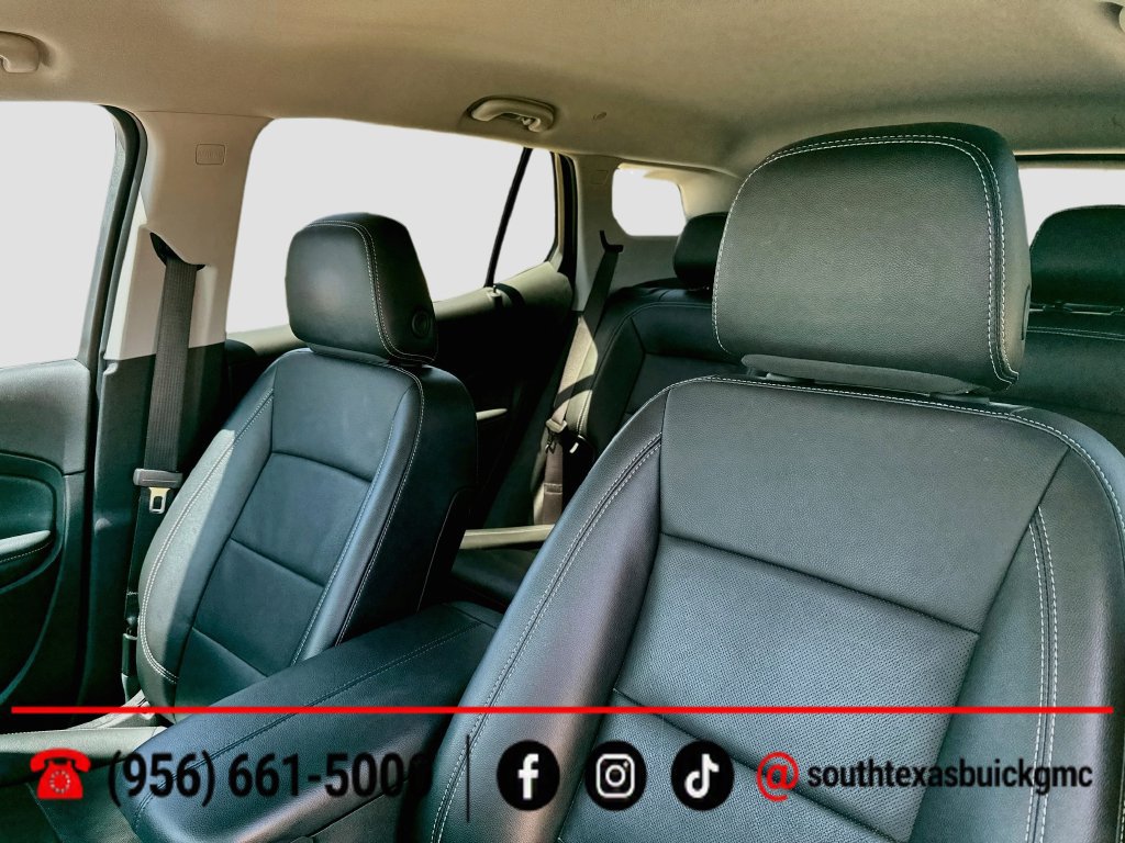 Used 2024 GMC Terrain SLT w/ Tech Package AWD/4WD image 13