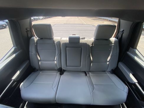 Used 2026 Toyota Tundra Limited AWD/4WD image 25
