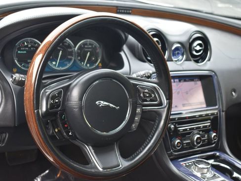 Used 2013 Jaguar XJ L Supercharged image 23