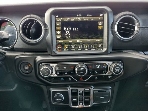 Used 2023 Jeep Wrangler Unlimited Sahara w/ Cold Weather Group AWD/4WD image 3