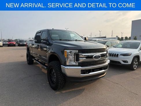 Used 2017 Ford F350 XLT w/ FX4 Off-Road Package AWD/4WD image 6