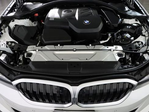 Used 2025 BMW 330i xDrive Sedan AWD/4WD image 38
