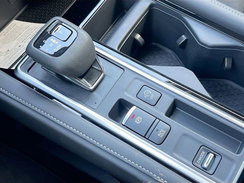 New 2026 Nissan Pathfinder SV image 16