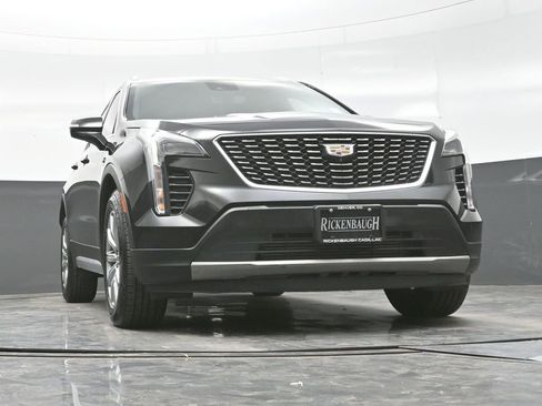 Certified 2022 Cadillac XT4 Premium Luxury w/ Enhanced Visibility Package image 24
