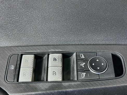 Used 2024 Mitsubishi Outlander SE FWD image 24