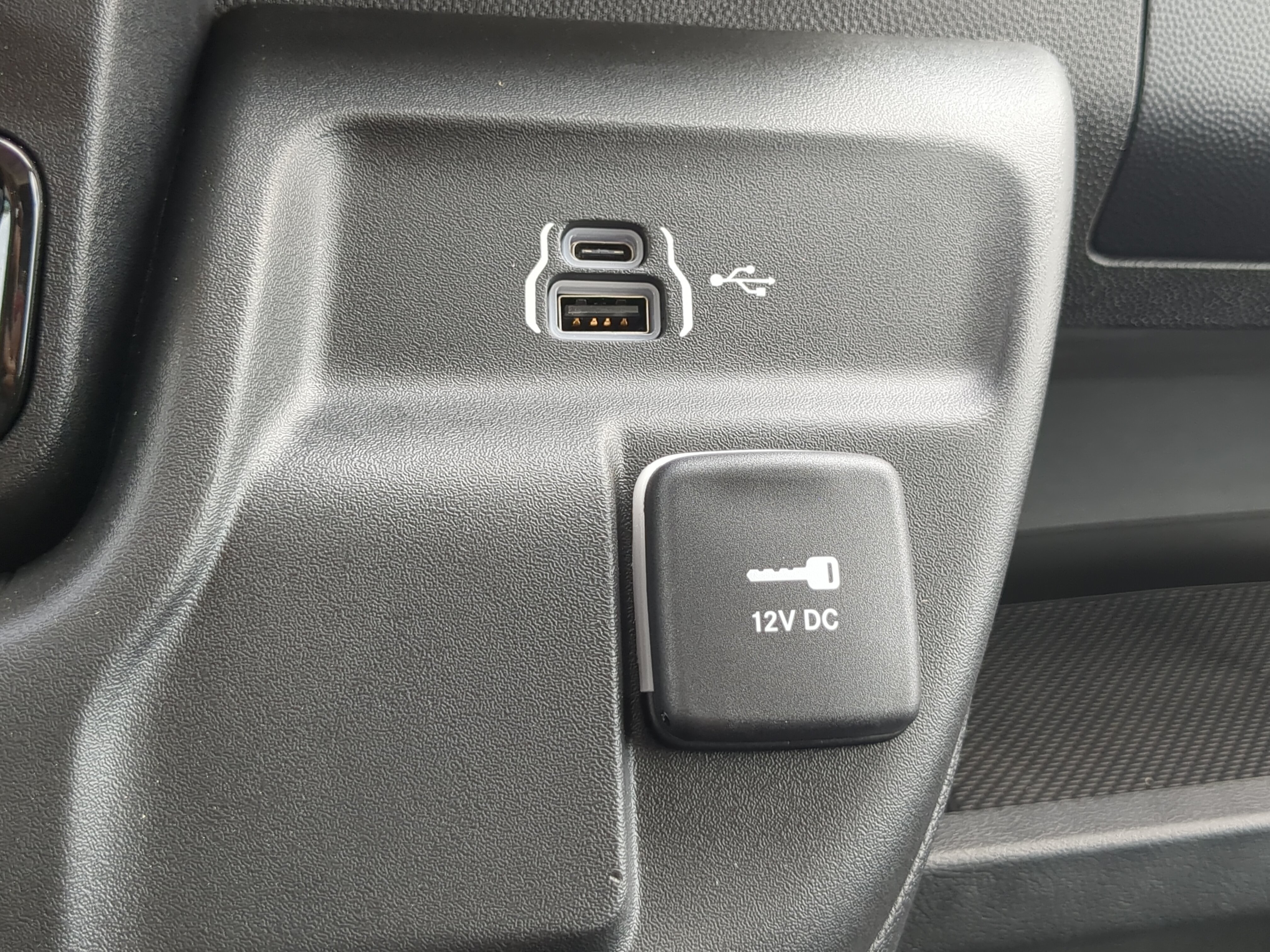 New 2026 RAM ProMaster 2500 w/ Premium Convenience Group FWD image 19