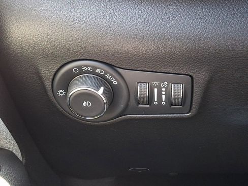 Certified 2023 Jeep Compass Latitude AWD/4WD image 22