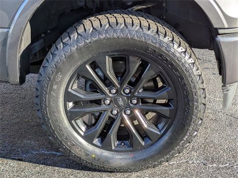 Used 2017 Ford F150 XLT w/ Equipment Group 302A Luxury image 10