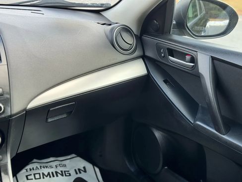Used 2013 MAZDA MAZDA3 i Touring image 31